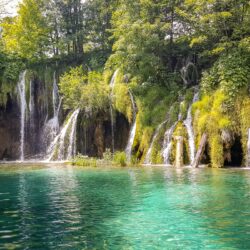  No trip to Croatia is complete without a visit to this famous national park -- but there are a few ways you can screw it up. Here's how NOT to visit Plitvice Lakes! 