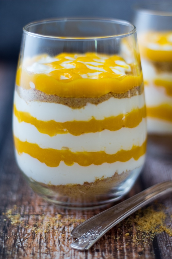 Do you want to know how to make mango parfait? Just follow this easy recipe! 5 Ingredient Layered Mango Cheesecake Parfaits!