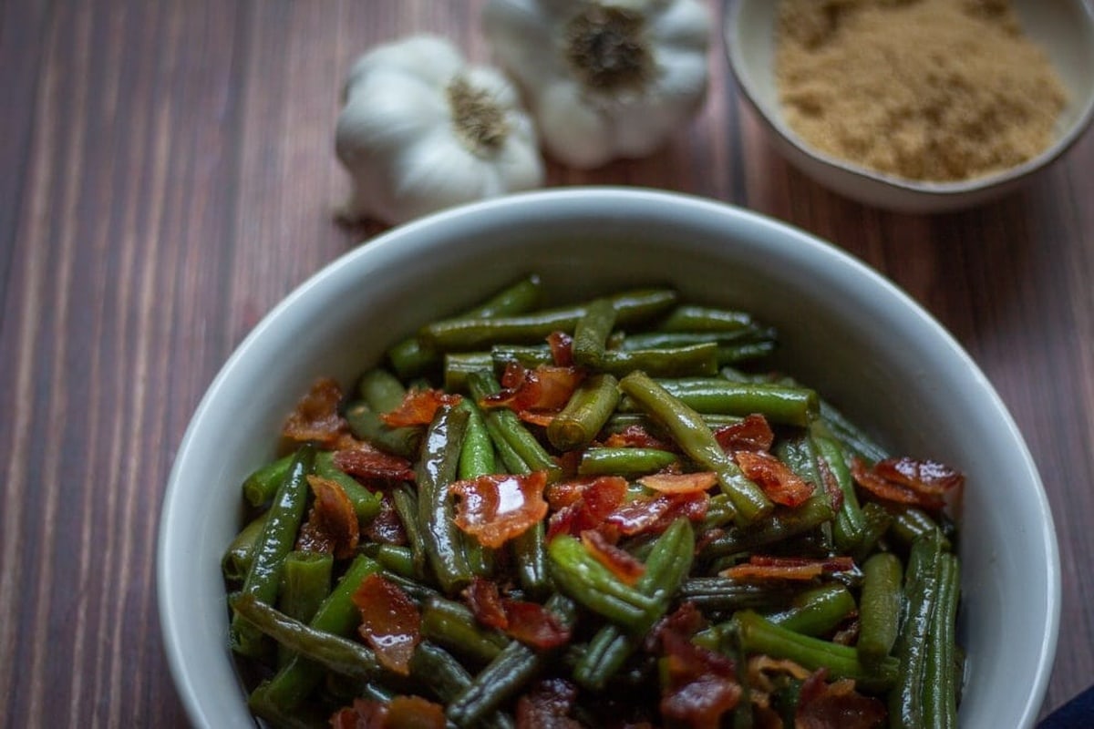 Green beans served in a bowl.