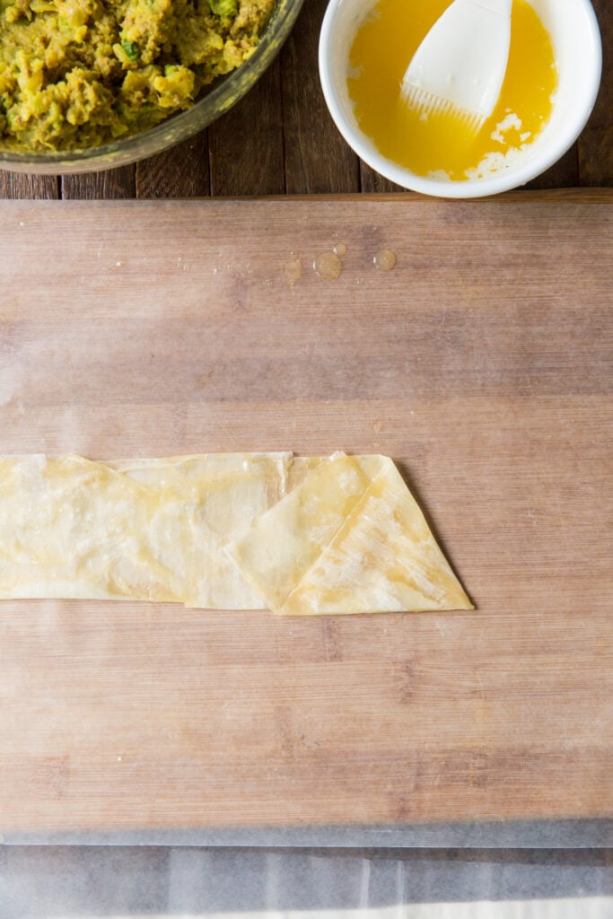 how to fold a samosa