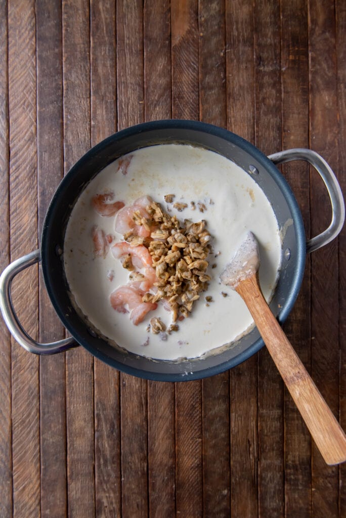 Check out this delicious seafood and clam chowder