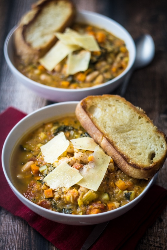 Easy Tuscan Bean Soup (30 Minute Mondays!) This recipe makes the best Tuscan bean soup, if I do say so myself!