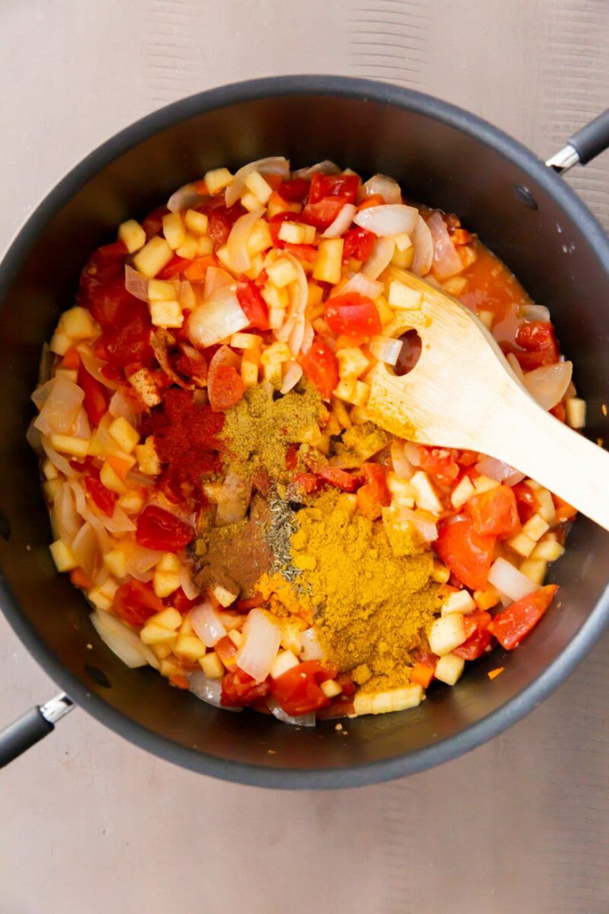 Spices added into the Mulligatawny Soup pot.