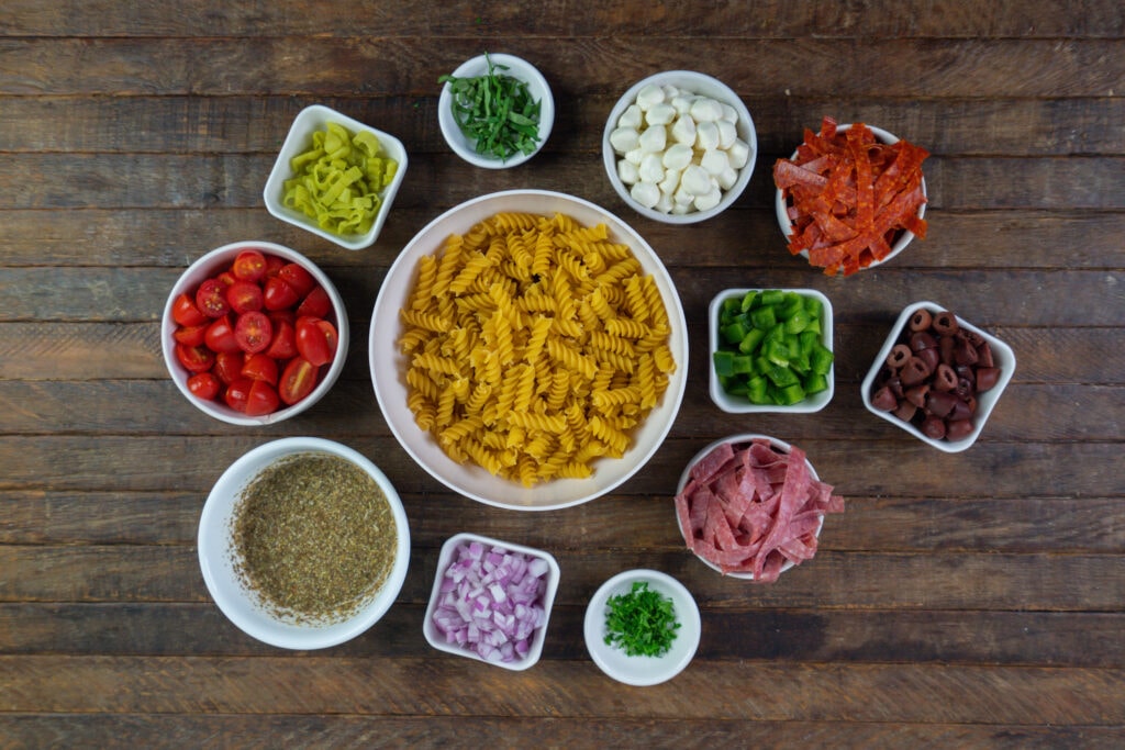 How to make pasta salad with Italian dressing