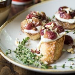 16 Sumptuous Side Dishes to Bring to Thanksgiving - Roasted Grape Crostini
