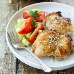 These Sticky Thai Sesame Chicken thighs are smothered in a sticky sauce before being baked to perfection. A little bit sweet, a little bit salty, 100% easy!